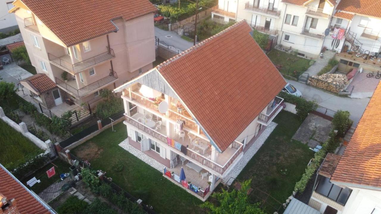Villa Lakeview Paradise Peštani Eksteriør billede