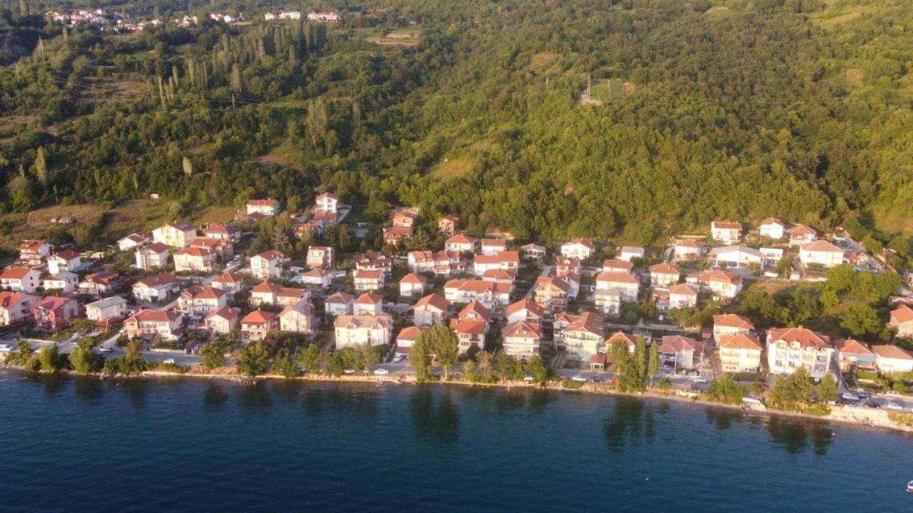 Villa Lakeview Paradise Peštani Eksteriør billede