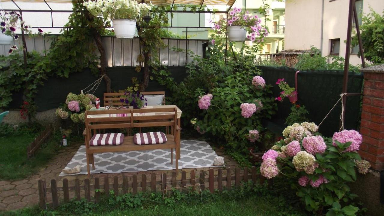 Villa Lakeview Paradise Peštani Eksteriør billede