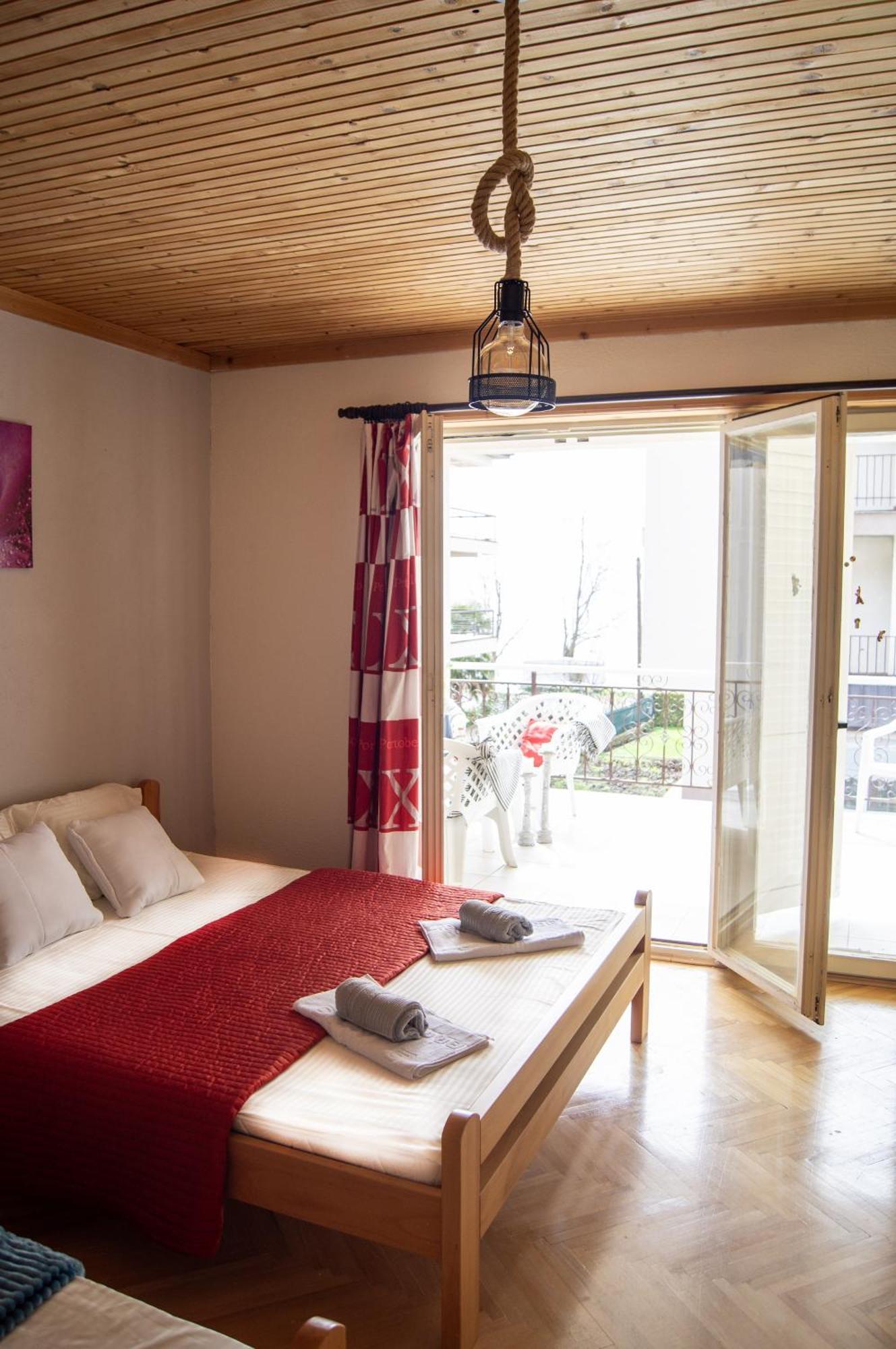 Villa Lakeview Paradise Peštani Eksteriør billede