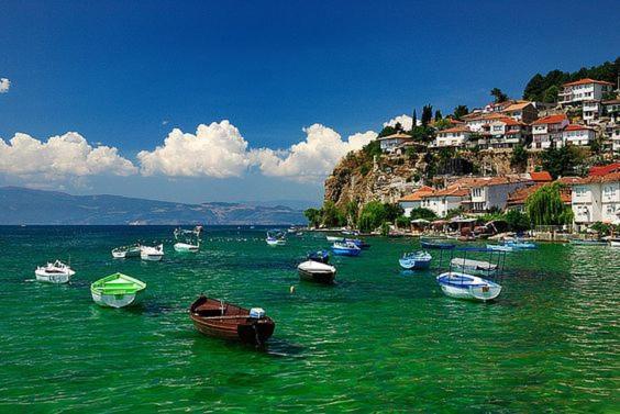 Villa Lakeview Paradise Peštani Eksteriør billede