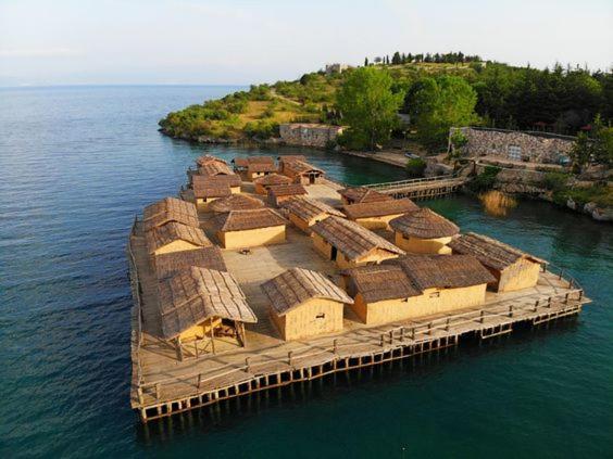 Villa Lakeview Paradise Peštani Eksteriør billede