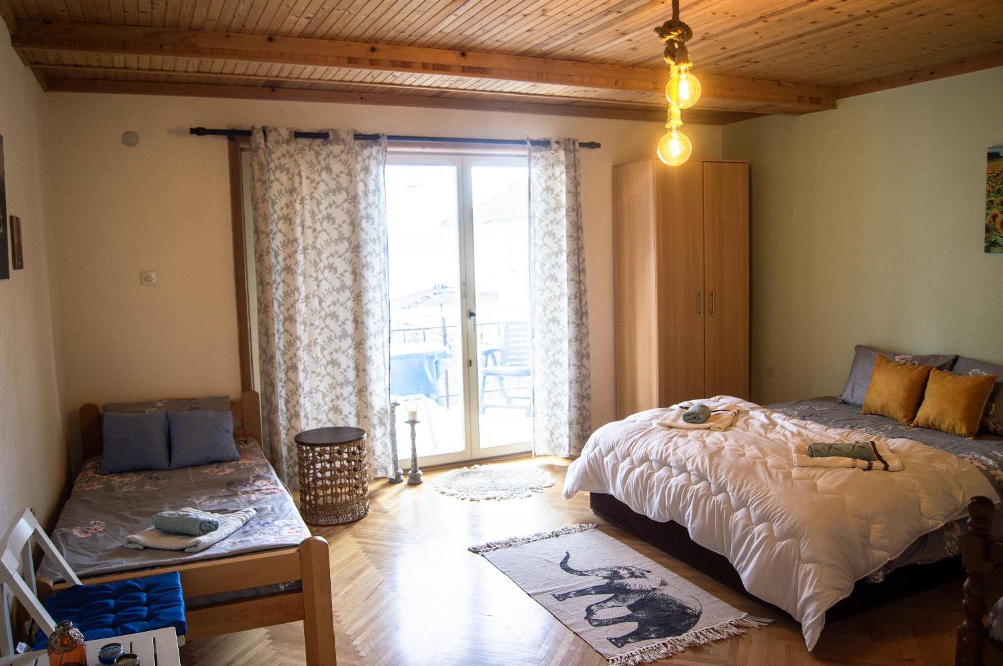 Villa Lakeview Paradise Peštani Eksteriør billede